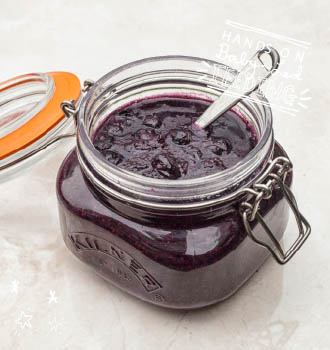 Baby Led Feeding Blueberry Compote Featured. Aileen Cox Blundell Homemade Healthy baby sauce and jams.