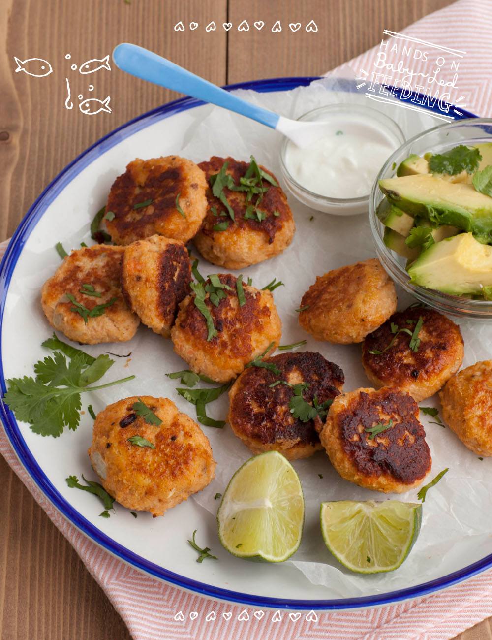 Baby led weaning fish cakes with avocado and mint yogurt dip. This is a perfect baby lunch recipe packed with Omega-3 rich fish and full of vitamins. Lunch ideas for baby led weaning. BLW lunch recipe.