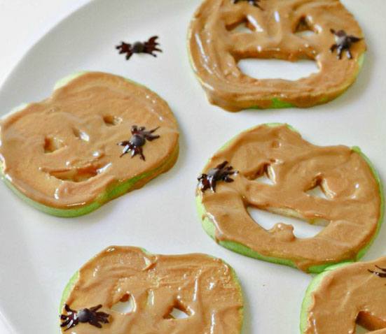 10 Healthy Halloween Foods to make right now! Baby and Toddler Finger Foods Sun Butter Jack O'Lanterns Fork and Beans. Homemade Baby Finger Food Recipes and Ideas for giving Your Baby Nutritious Finger Foods for the halloween season. 