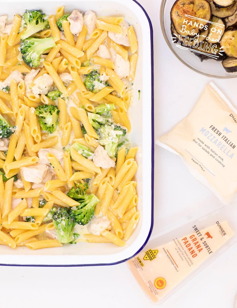 Hearty and Healthy Chicken Broccoli Pasta Bake for Baby Led Weaning. Grated goat cheese and Greek yogurt give this pasta dish a unique flavour that even picky eaters will crave! #babyledweaning #babyledfeeding #pickyeater