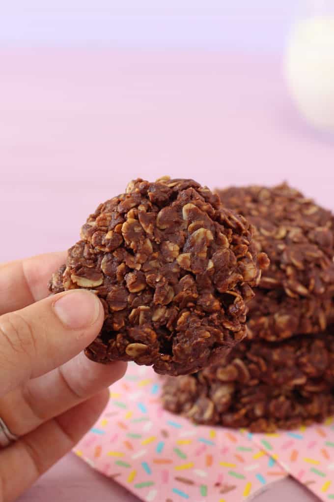 N0-bake-chocolate-granola-cookies_004
