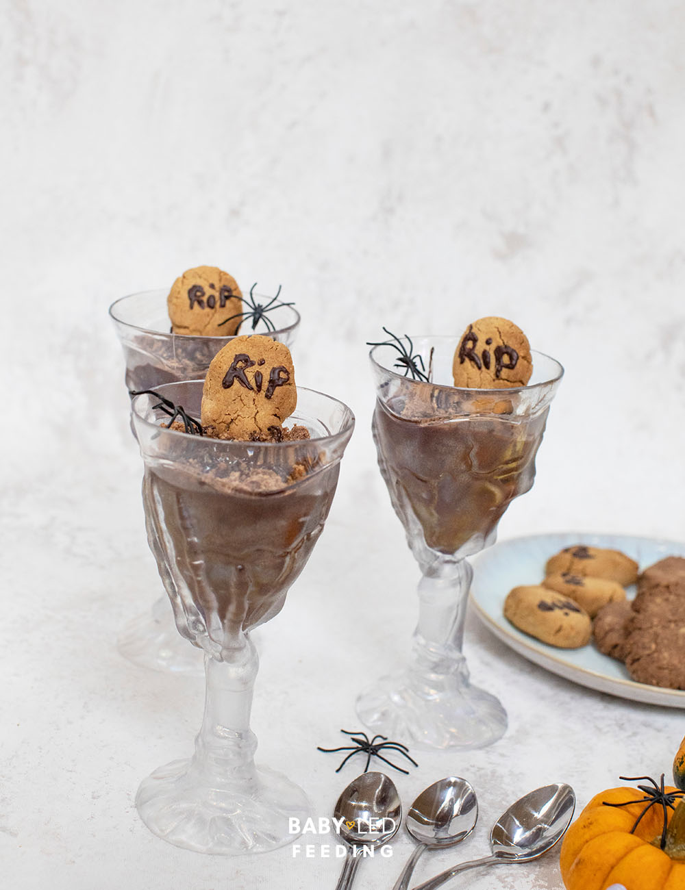Spooky Graveyard Pudding for kids - easy Halloween party food ideas for kids.